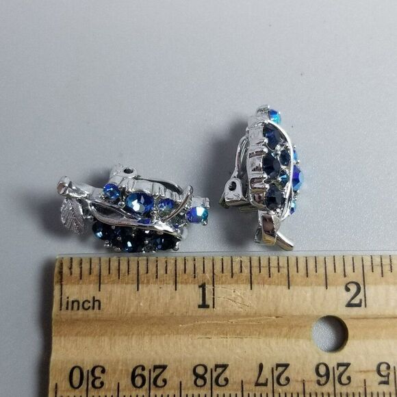 Vintage Lisner Silver Tone Light and Dark Blue Rhinestones AB Clip On Earrings - Picture 5 of 6